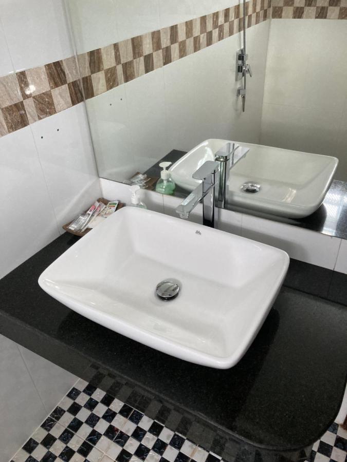 Lily Pad Boutique Hotel Сиемрип Экстерьер фото